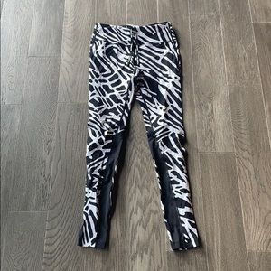 NWT Nike S running tight fit long legging